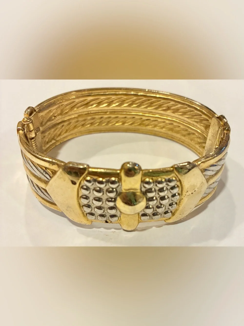 Vintage Brass Tricolor Hinged Bangle Bracelet 6 1/2 in Wrist Fashion Trendy